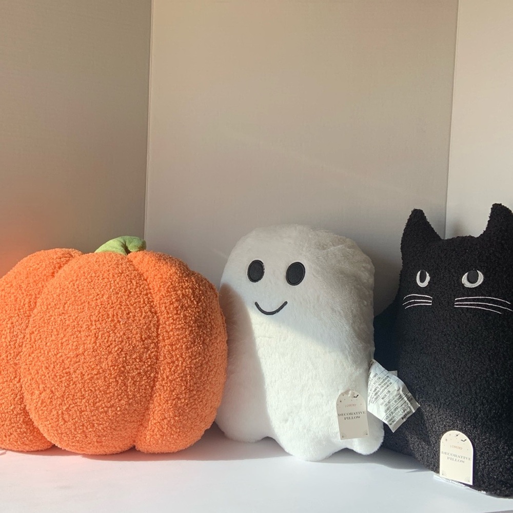 Set of three Decorative Halloween Pillows 🎃👻